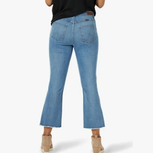 Wrangler High Rise Kick Flare Denim Jean Size 6 28 Light Wash NEW NWT - Picture 2 of 15